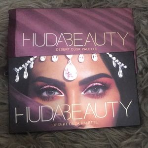 Huda Beauty desert dusk palette